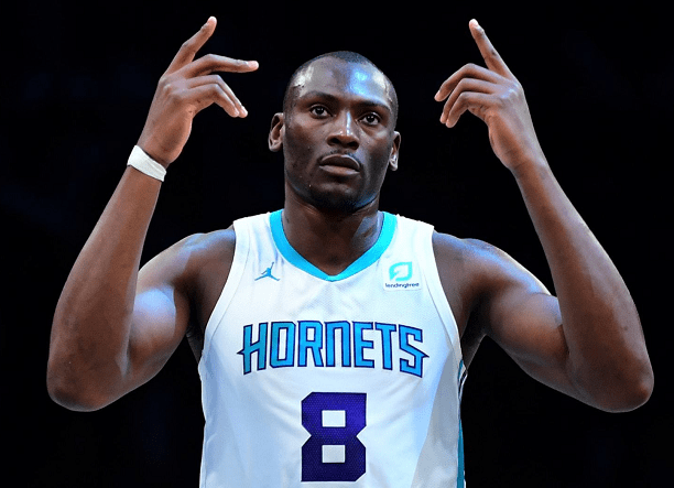 爱游戏体育入口 -里昂内部会议纪要流出：最后时刻战术微调；NBA常规赛使命明确；团队化学反应显著(里昂队史最佳阵容)