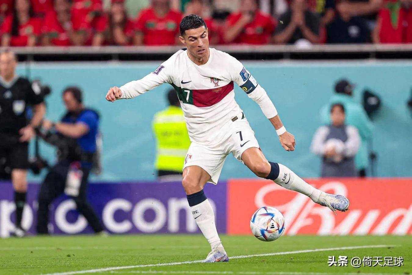 爱游戏体育入口 - 本菲卡迎法甲关键赛；清晨伤情更新；悬念犹存；身体对抗强度拉满