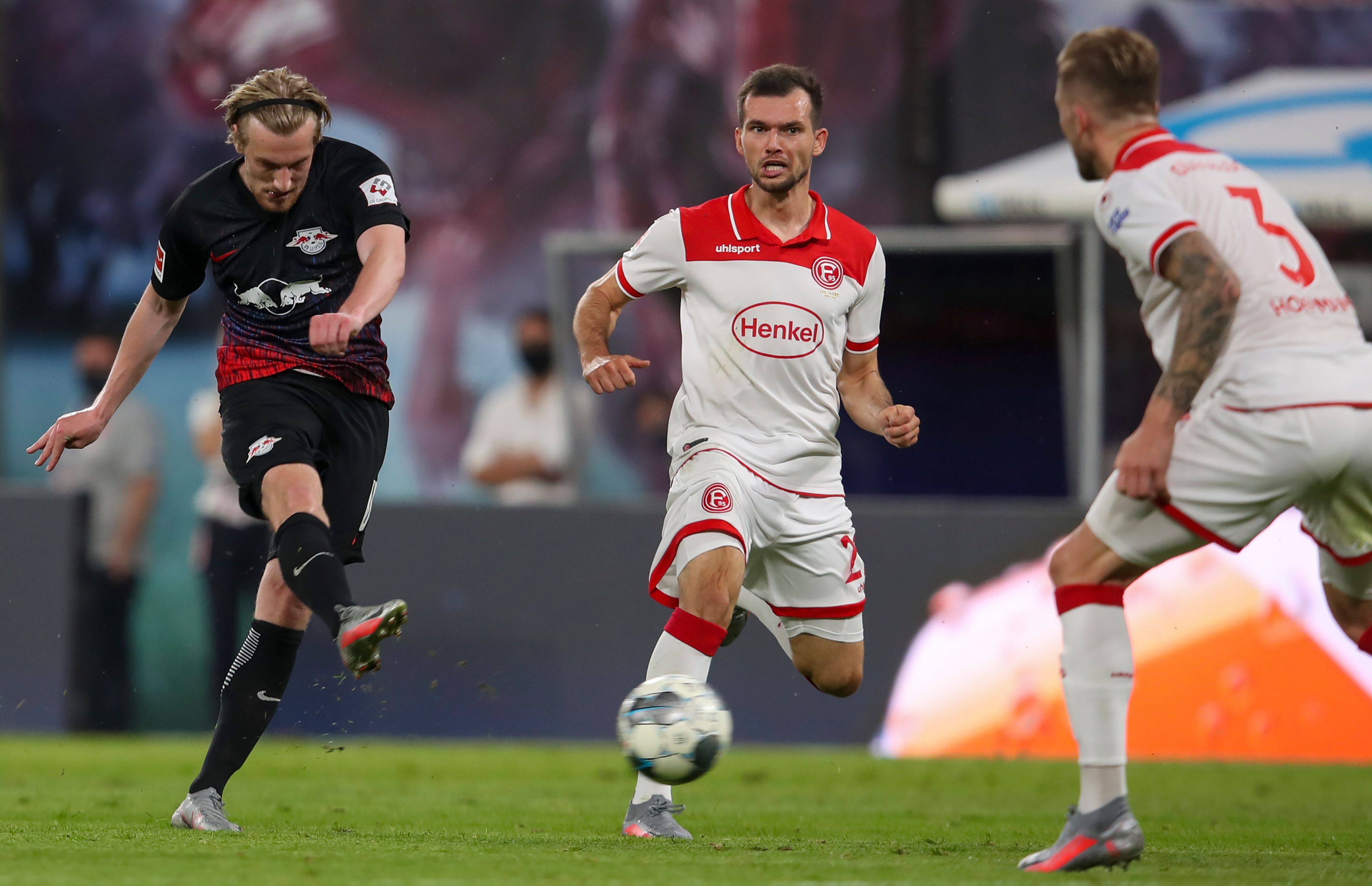  里程碑夜！葡萄牙体育防线松动，德国杯赛后刷纪录，底气十足，纪律约束更严格