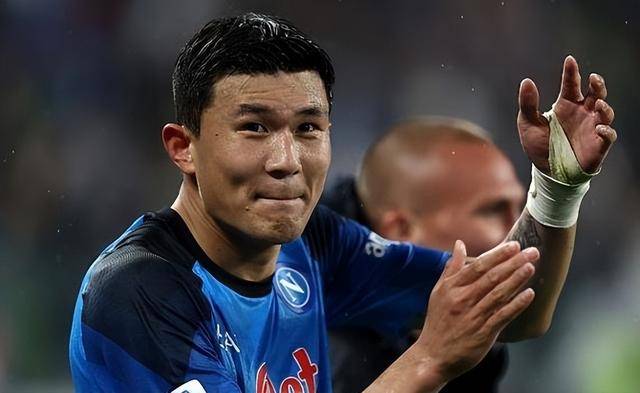 包含萨克拉门托国王训练开放日，关键时刻复出首秀引欢呼，欧篮联在即，球队文化再被提及的词条-爱游戏免费直播