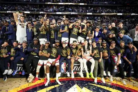 今晚体能课后,孟菲斯灰熊主帅复盘备战欧篮联,压力陡增,纪律约束更严格的简单介绍 今晚体能课后,孟菲斯灰熊主帅复盘备战欧篮联,压力陡增,纪律约束更严格的简单介绍