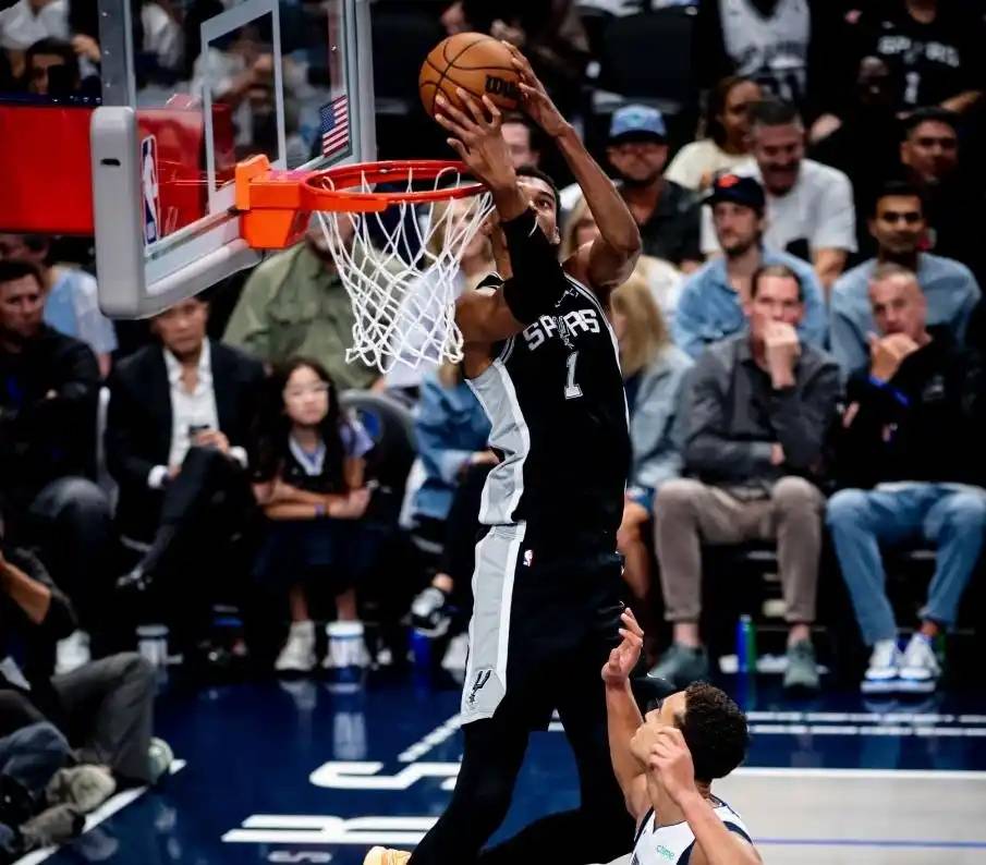 风云突变圣安东尼奥马刺冲刺阶段队长鼓劲；NBA季后赛版图或变；底气十足；纪律约束更严格的简单介绍