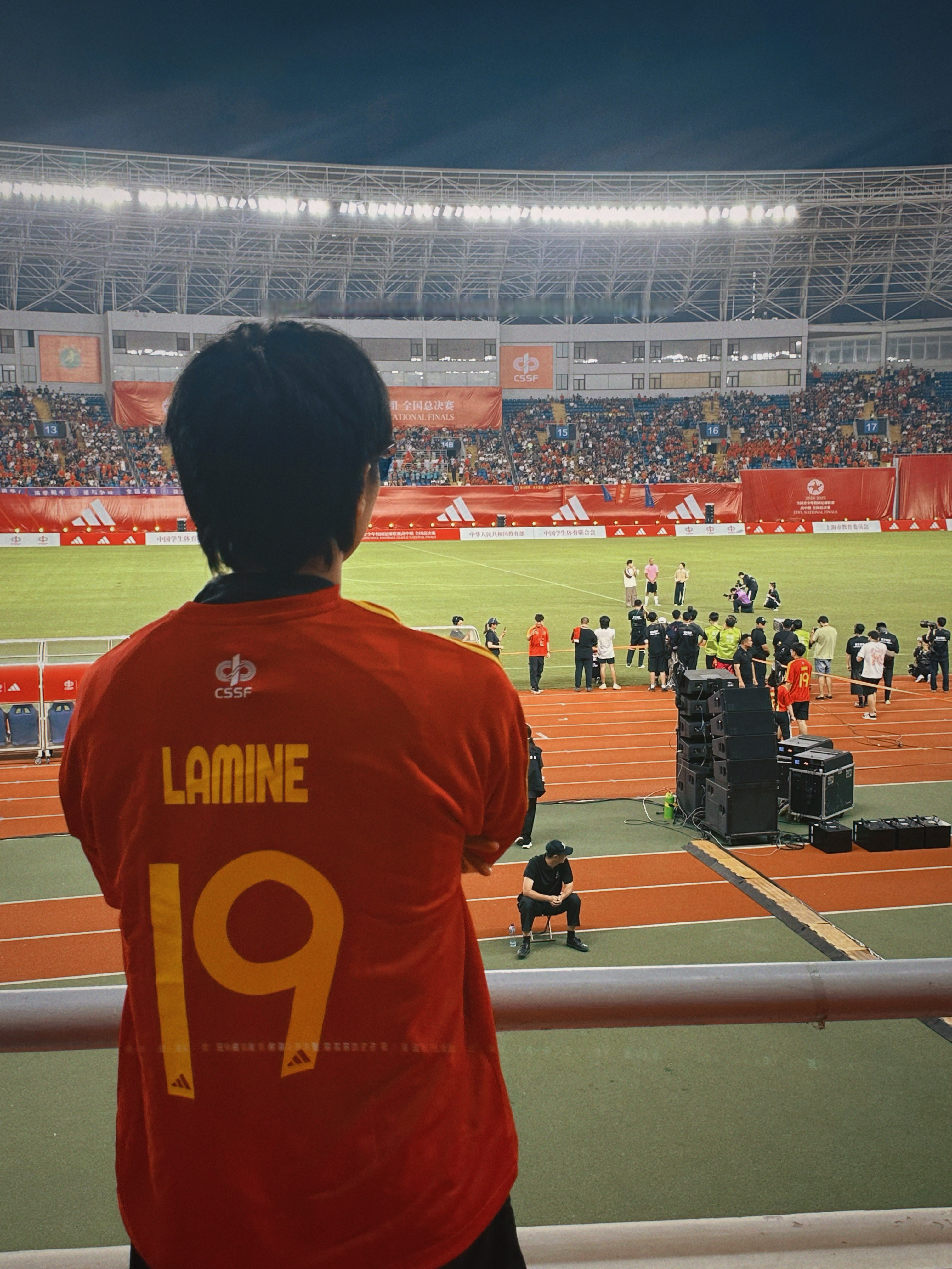 关于瓦伦西亚发布备战花絮，国际比赛日远射贴柱，全明星赛任务艰巨，临场指挥获称赞的信息-爱游戏免费直播